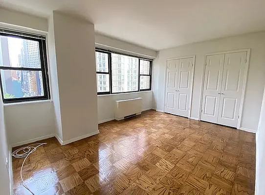 Rented by REAL New York | media 14