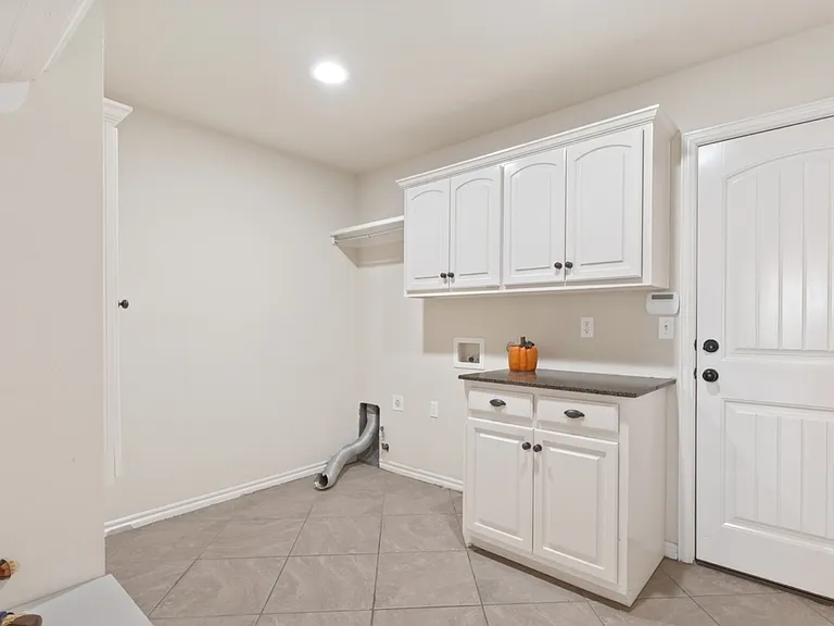 1608 E Boise St — Photo 3