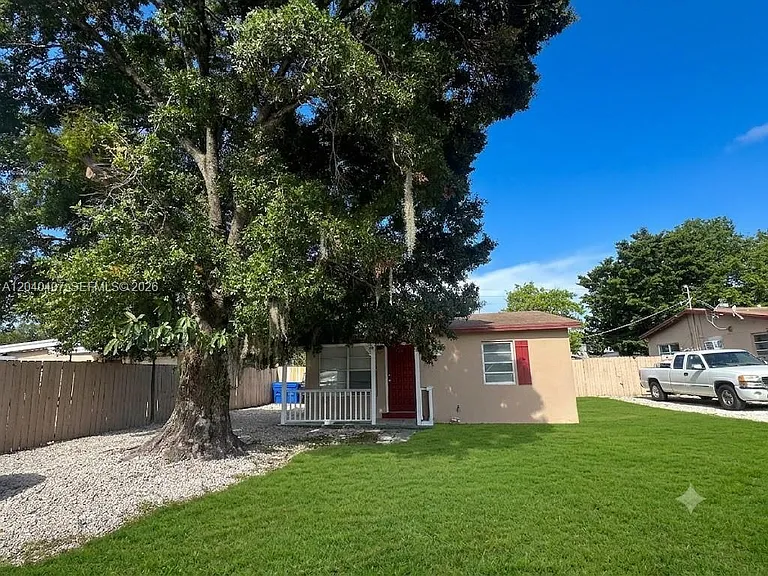 820 NW 4th Ave — Photo 10