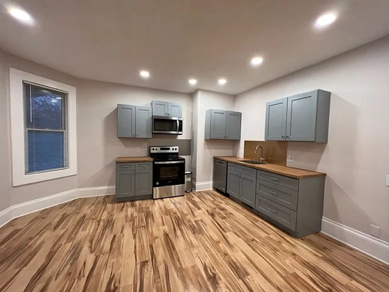 6701 Madison — Photo 24
