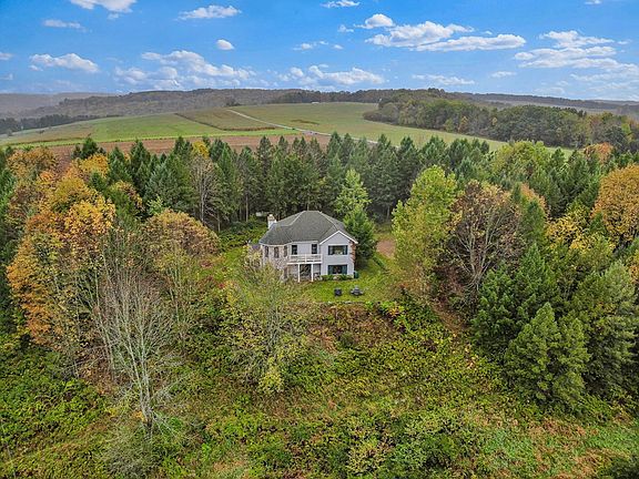 3rd image of 743 Stone Rd
