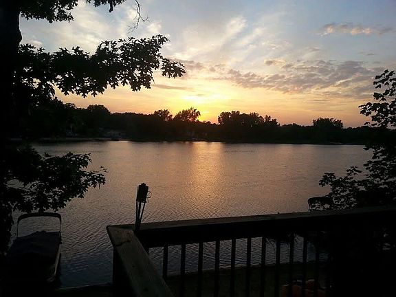 3rd image of 46632 S Lakeshore Dr
