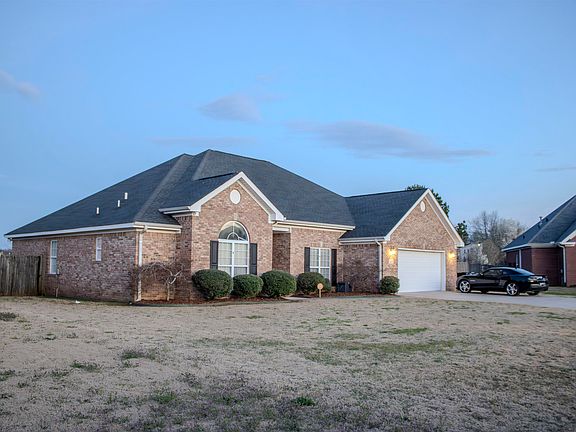 3rd image of 2609 Buckingham Gate SW