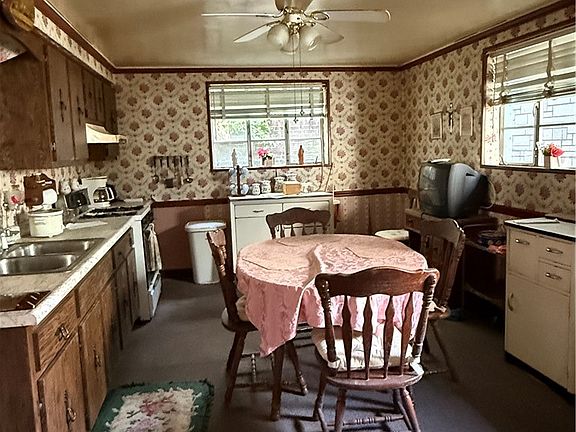 5th image of 2534 Leticoe St