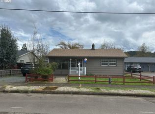 830 S 7th St, Cottage Grove, OR