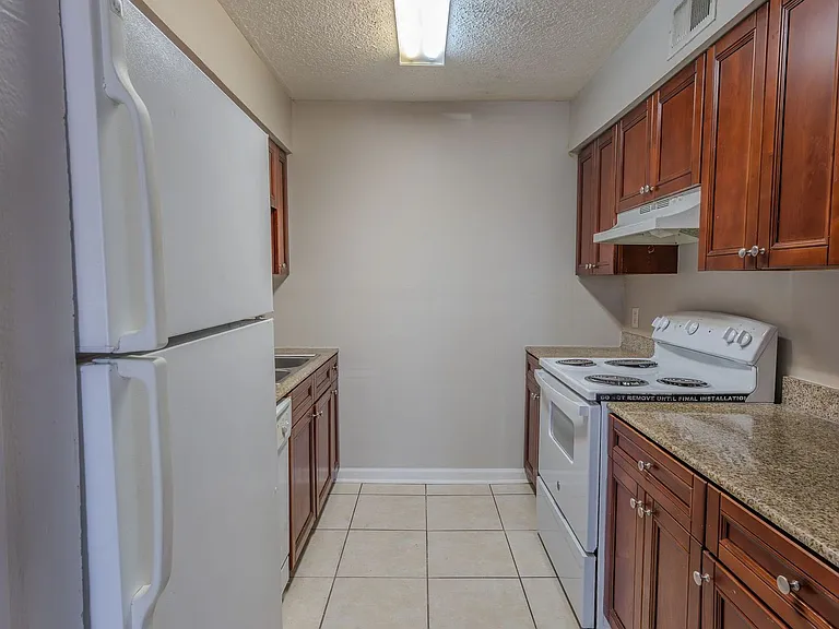 Concord Condominums — Photo 14