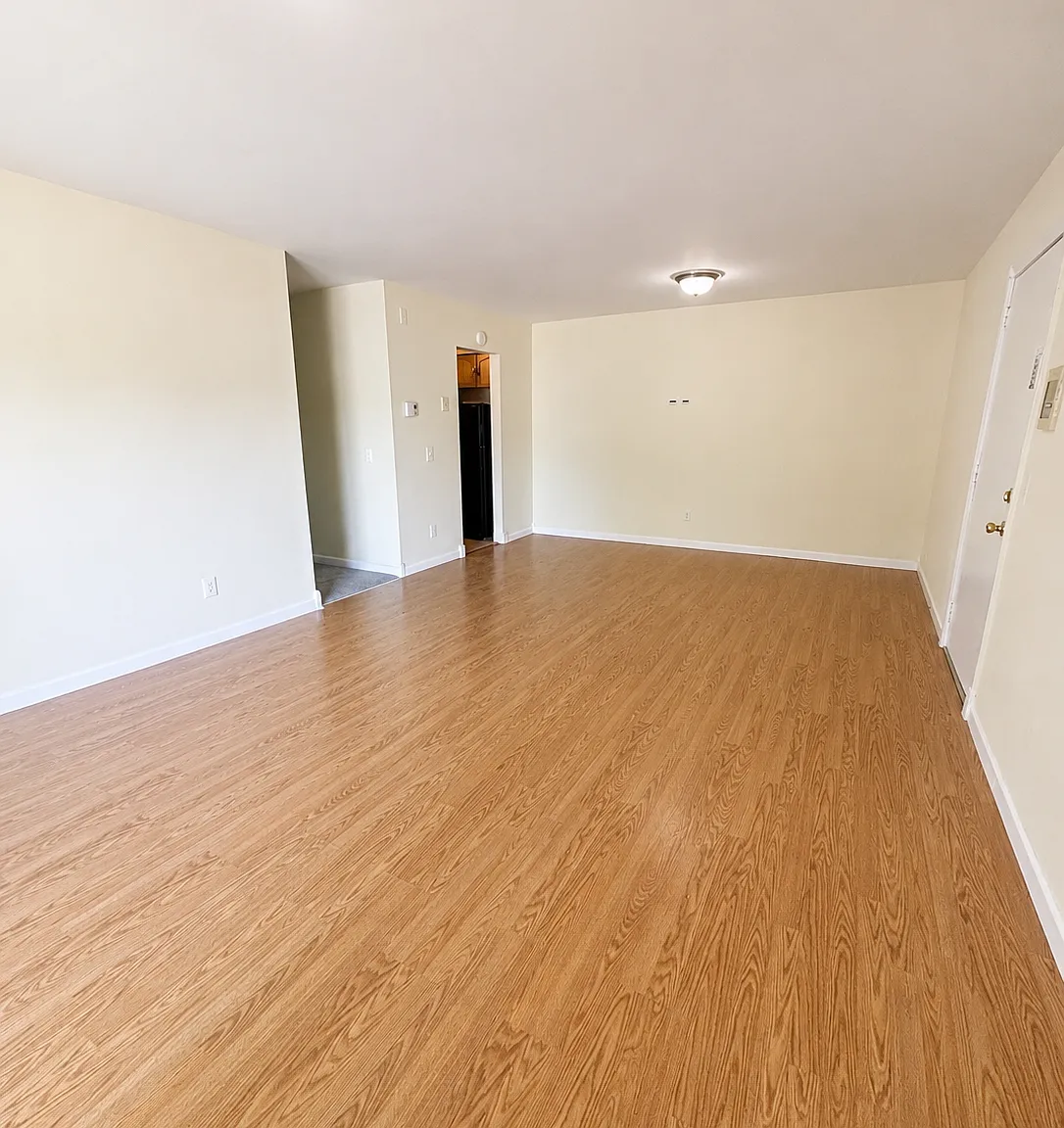 2 bed, 934 sqft, $1,300 — Photo 4