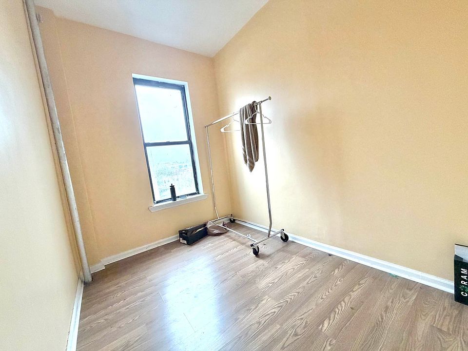 2nd image of 333 E 150th St #36