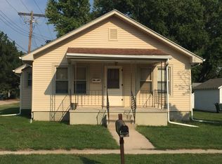 130 S 7th St, Hebron, NE 68370