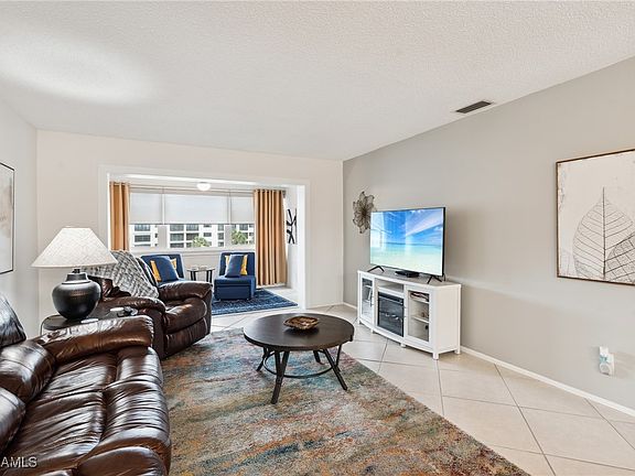3rd image of 7402 Lake Breeze Dr APT 415