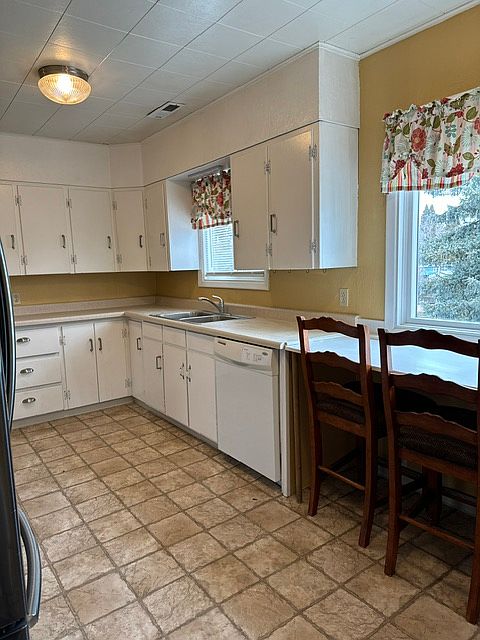 1st image of 808 Mount Whitney St #808