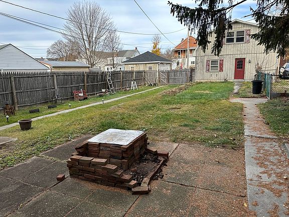 4th image of 222 2nd Ave #875B1365F