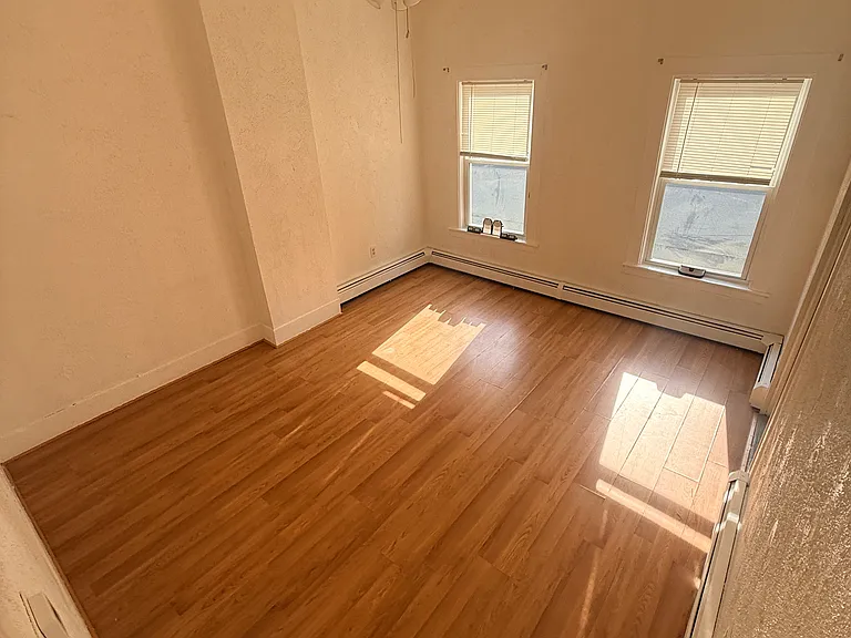 98 Central St #1 — Photo 7