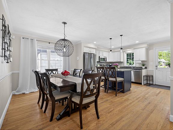 dining room/kitchen area