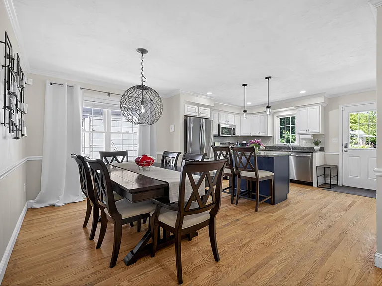 dining room/kitchen area