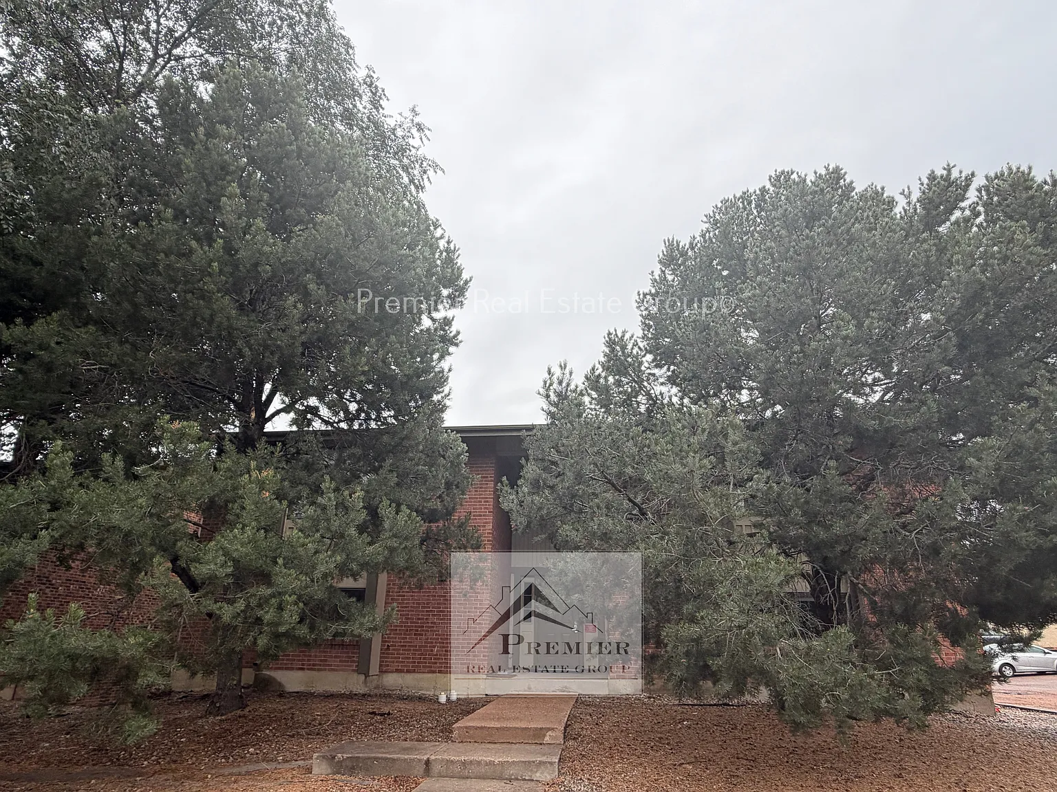 2 bed, 1075 sqft, $900 — Photo 2