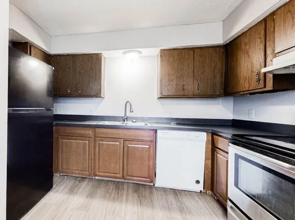 874 S Spring Rd, Westerville, OH 43081