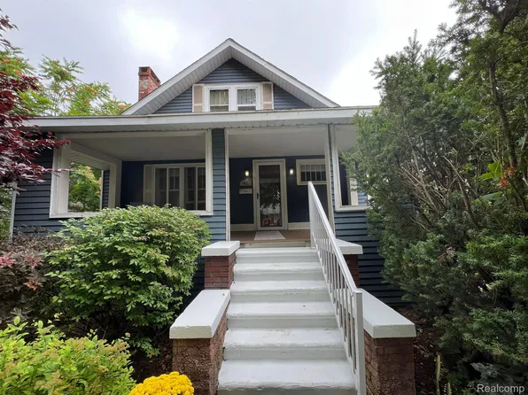 41 Oneida St, Pontiac, MI 48341
