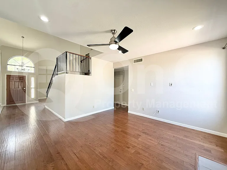 182 W Knox Rd — Photo 7