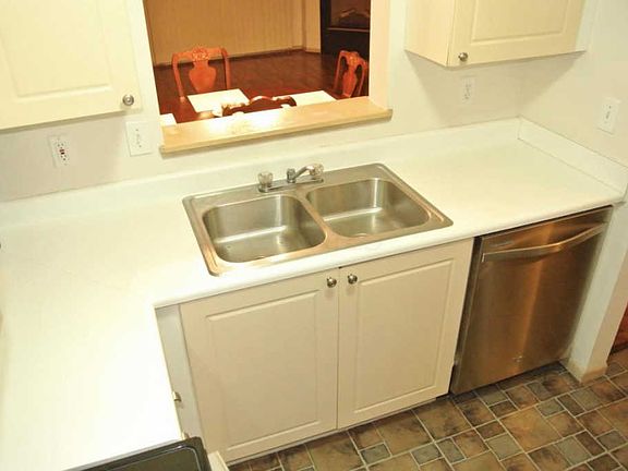 4th image of 5883 Blendon Place Dr