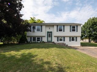 18 Highview Dr, Hamlin, NY 14464