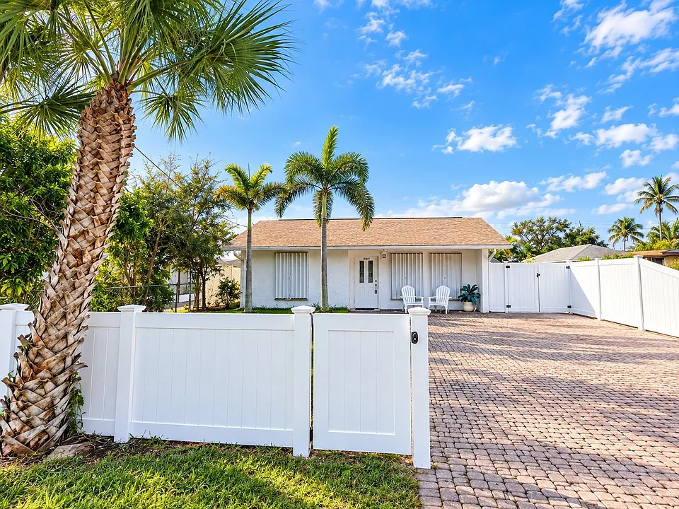 1294 Highlands Dr