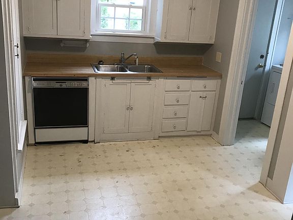 2nd image of 706 W 10th Ave