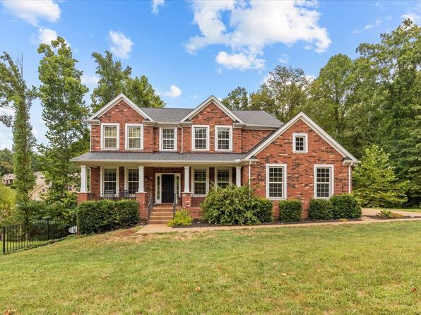 7140 Triple Crown Ln, Fairview, TN 37062