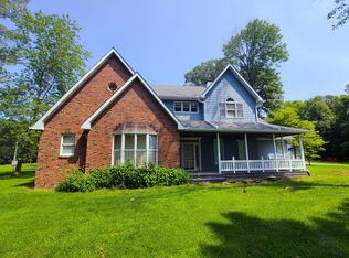 6387 Peach Rd, Iuka, IL 62849