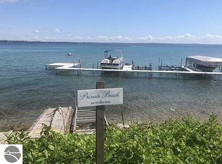 1187 Londolyn Ter, Traverse City, MI 49686