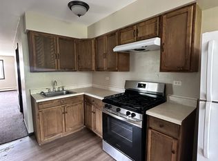 14048 Willow Ln APT 3, Crestwood, IL 60418