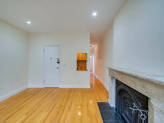 Rented by MNS | media 2