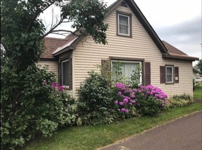 2nd image of 204 Ascherman St