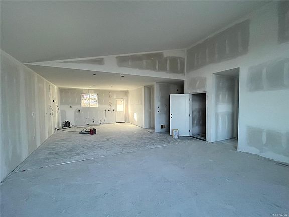 3rd image of 634 Farrell Rd