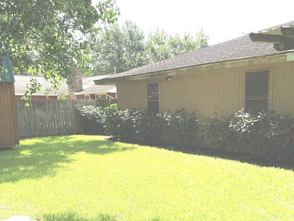 3rd image of 4013 Heatherglen St