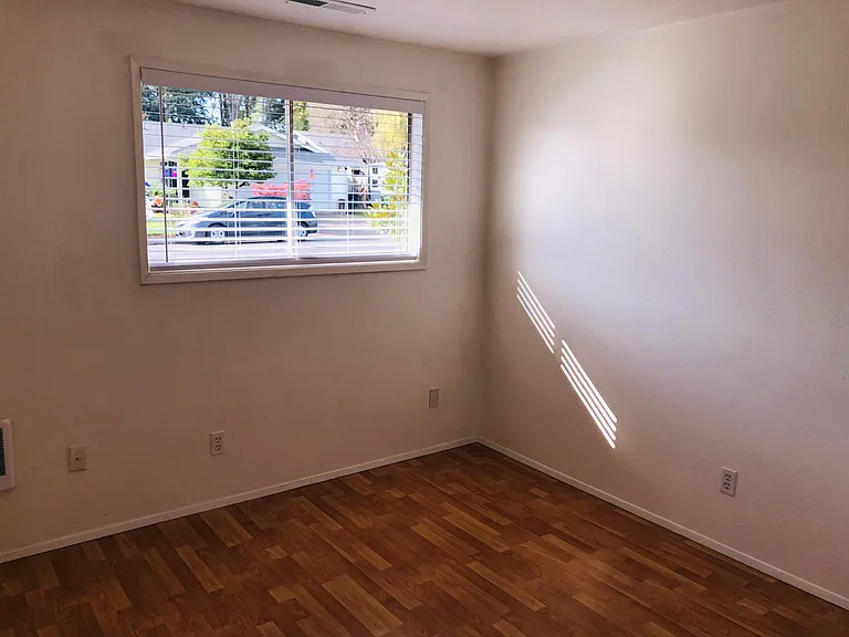692 Dalke St E — Photo 9