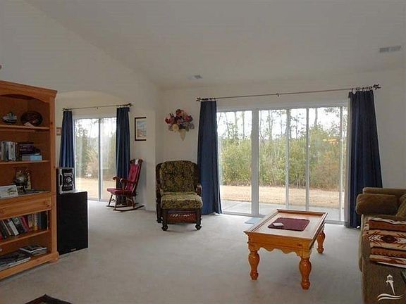 3rd image of 899 Elderberry Ln