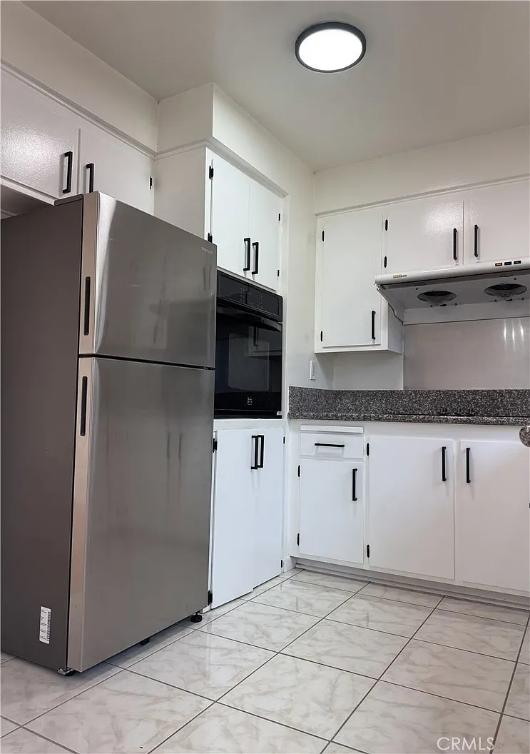 2 bed, 750 sqft, $2,800 — Photo 4