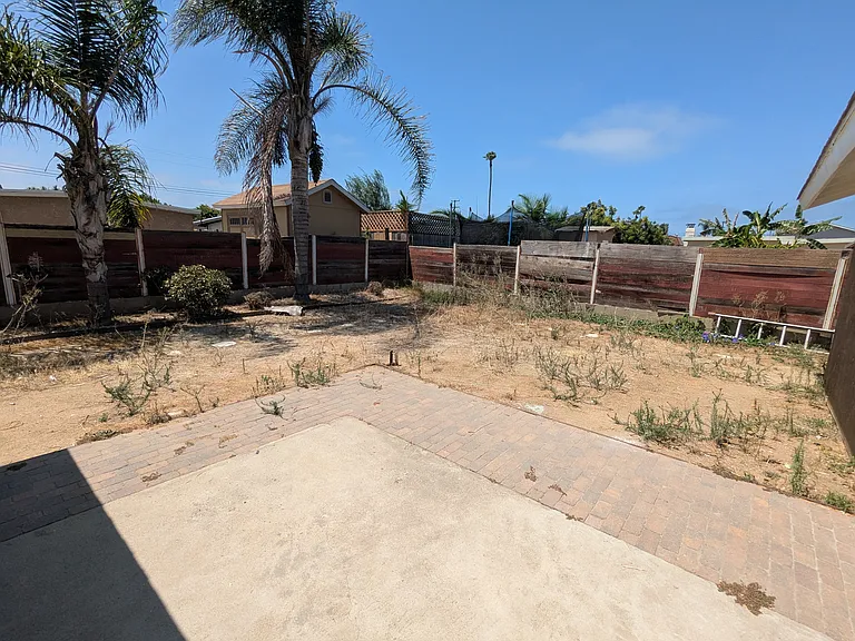 817 Hickory Ct — Photo 14