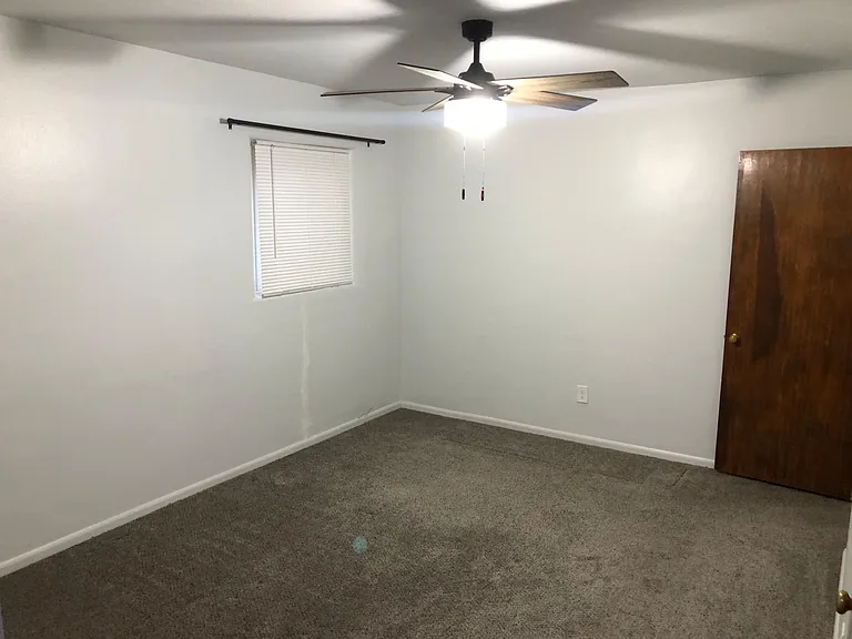 7425 Sky Court Cir NE — Photo 10