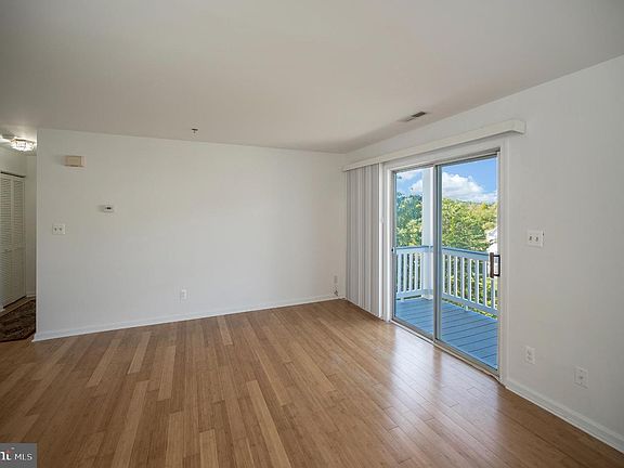 5th image of 15 Fern Oak Cir #15202