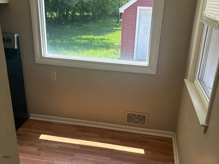 151 Pierce Ave — Photo 8