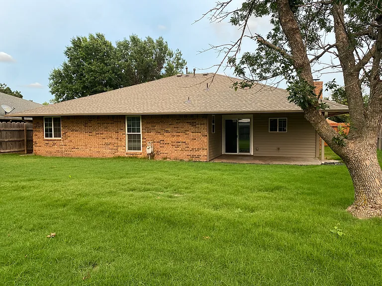 2506 Franklin Dr — Photo 22