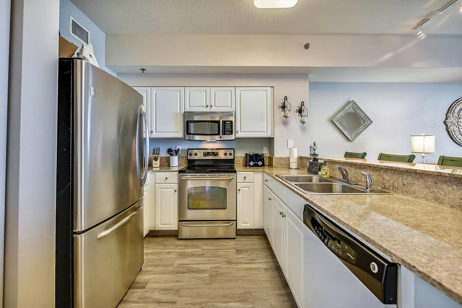1 bed, 2.0 bath, 936 sqft, $2,831 — Photo 4