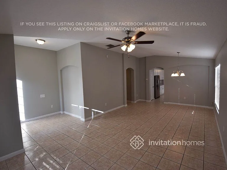 1175 Snug Harbor Dr — Photo 2