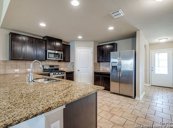 5th image of 2615 Willow Pond