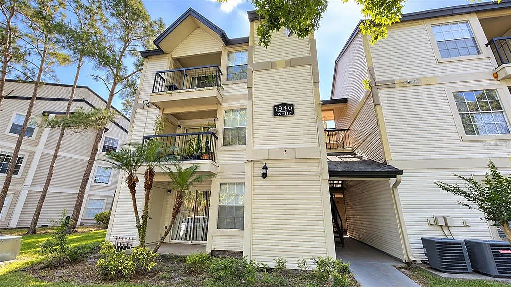 1 bed, 1.0 bath, 526 sqft, $1,250 — Photo 2
