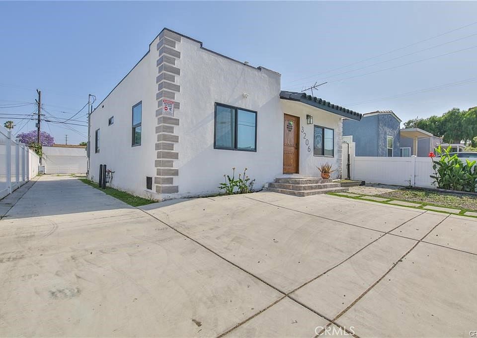 1st image of 3206 W 59th St