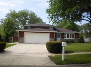 801 Division St, South Elgin, IL 60177