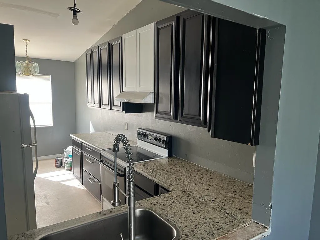 2 bed, 1100 sqft, $1,650 — Photo 4